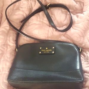 Ladies crossbody Kate spade excellent condition  no scratches or imperfections